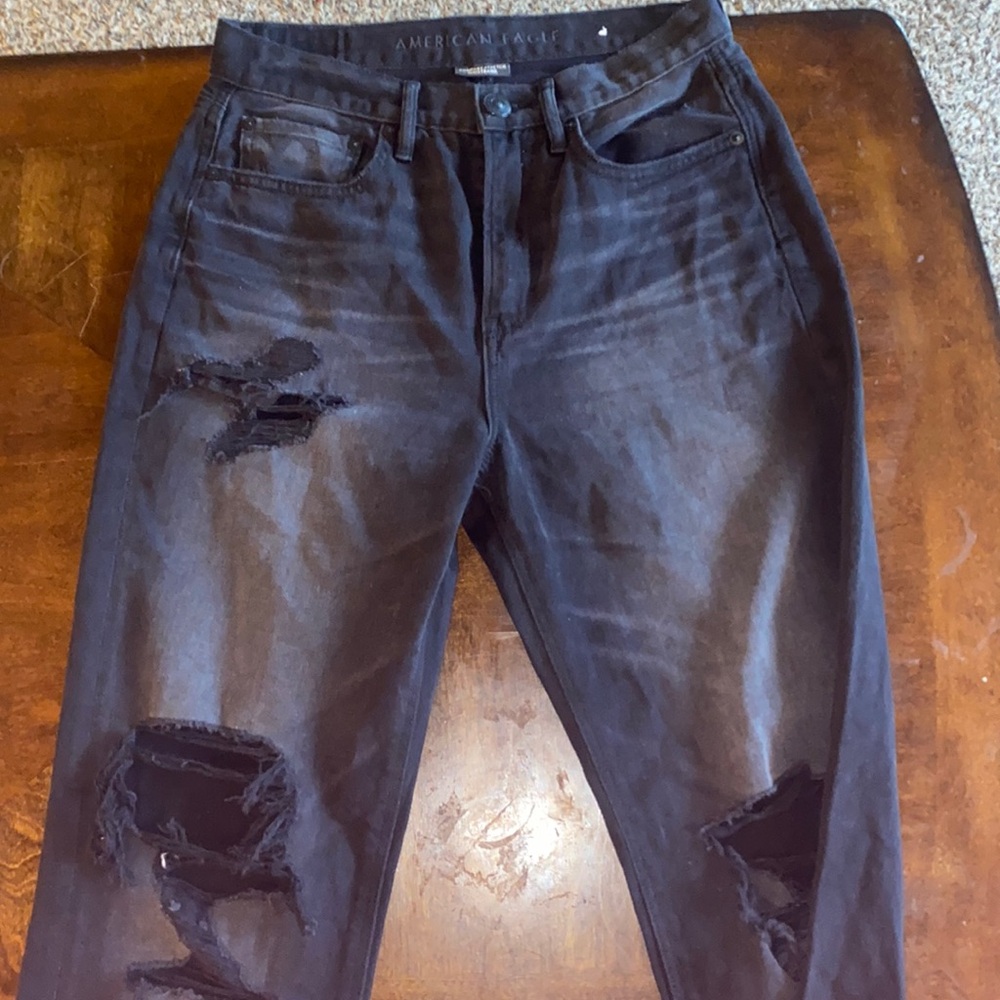 Black distressed american eagle mom jeans